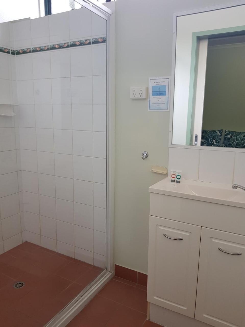 Harbour Lodge Motel Gladstone Bagian luar foto