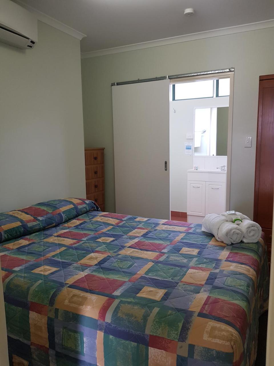 Harbour Lodge Motel Gladstone Bagian luar foto