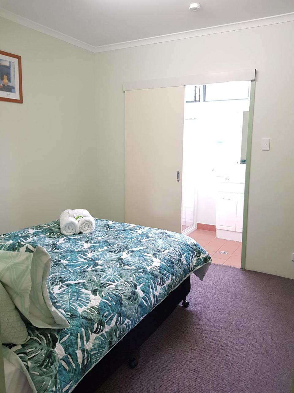 Harbour Lodge Motel Gladstone Bagian luar foto